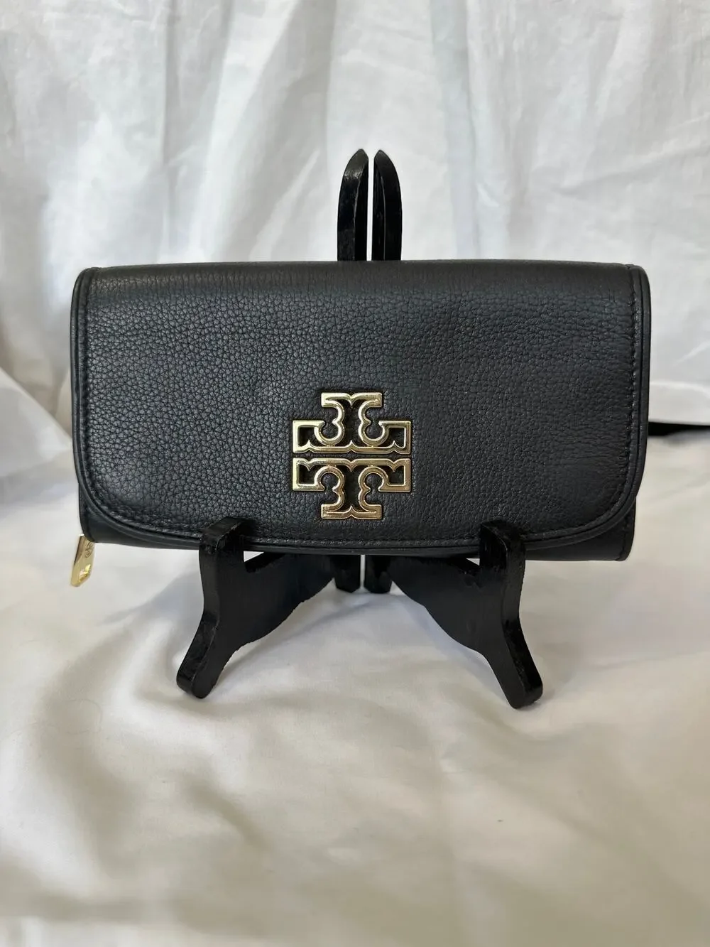 Tory Burch Britten Pebbled Leather Envelope Black Wallet EUC